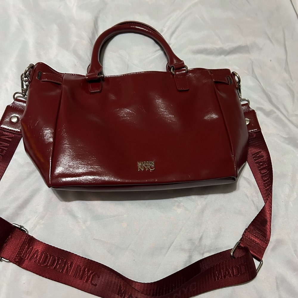 Elegant Burgundy Shoulder Bag - Picture 4 of 10